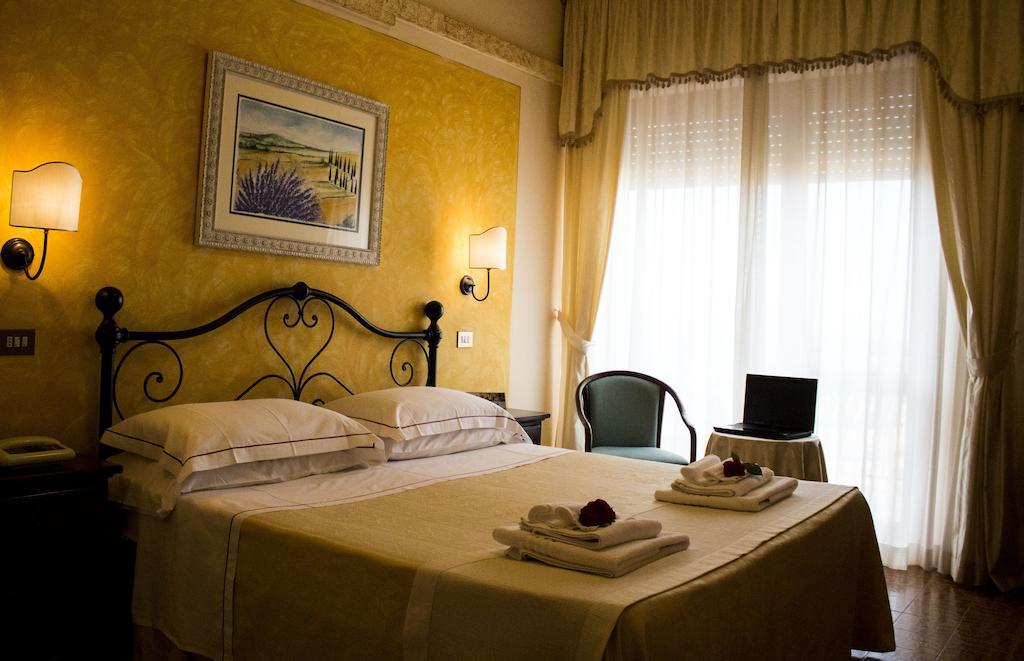 Hotel Ristorante Tre Stelle Sant'Albino Ruang foto