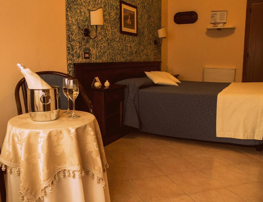 Hotel Ristorante Tre Stelle Sant'Albino Bagian luar foto